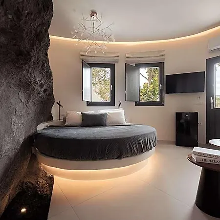 Galaria Serenity Santorini Island