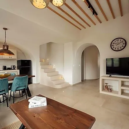 Galaria Serenity Santorini Island